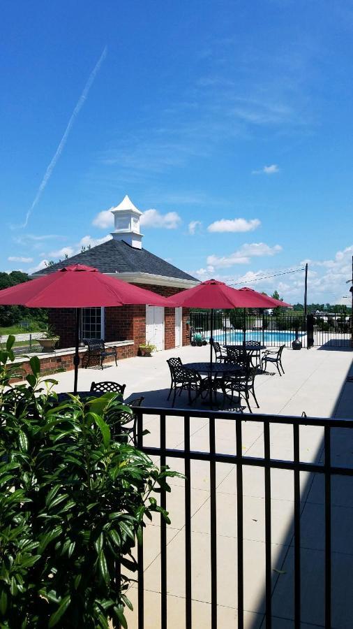 Appomattox Inn And Suites Exteriör bild